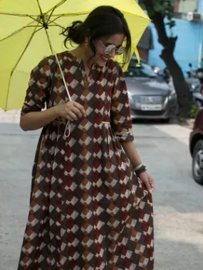 Abstract Brown Side Pleat Dress