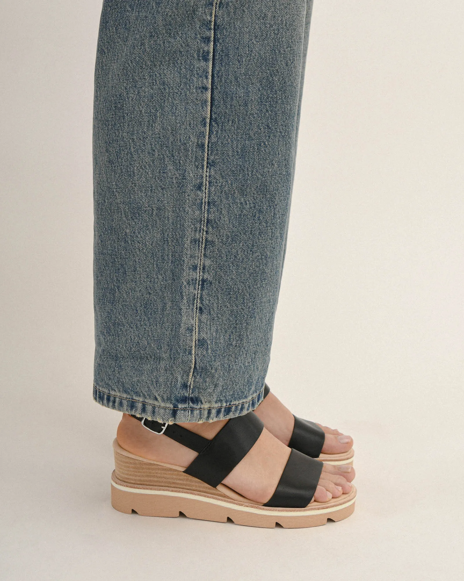 KINNEY WEDGE SANDAL BLACK LEATHER